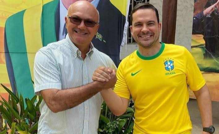 Reviravolta: Coronel Menezes aceita ser vice de Alberto Neto e fortalece a direita no AM