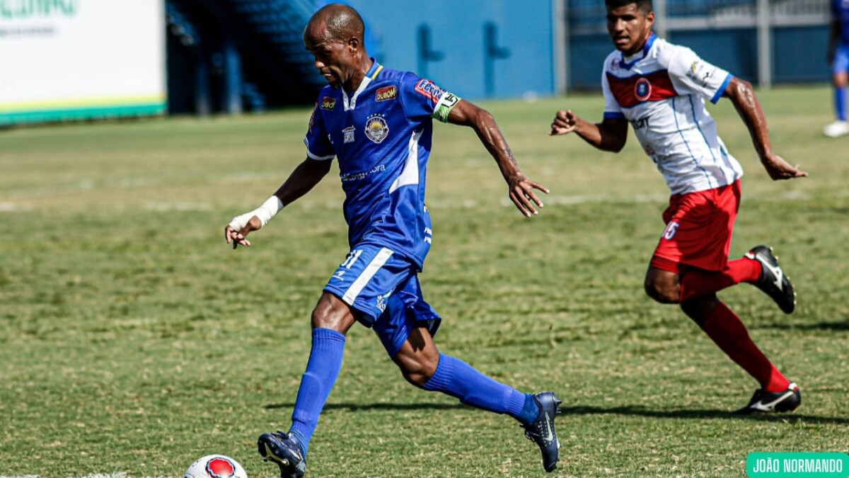 Unidos do Alvorada anuncia ex-atacante Rossini como técnico para a disputa do Barezão 2024