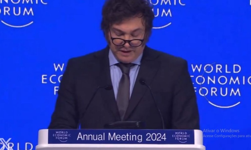 Presidente da Argentina Javier Milei defende o capitalismo e critica visões socialistas em Davos; veja vídeo