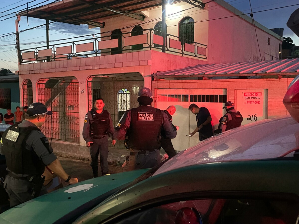 URGENTE: jovem é execut4d0 de joelhos na Compensa; veja vídeos