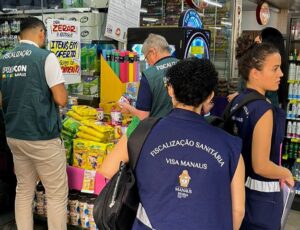 Produtos vencidos são encontrados em mercadinho da zona Norte de Manaus