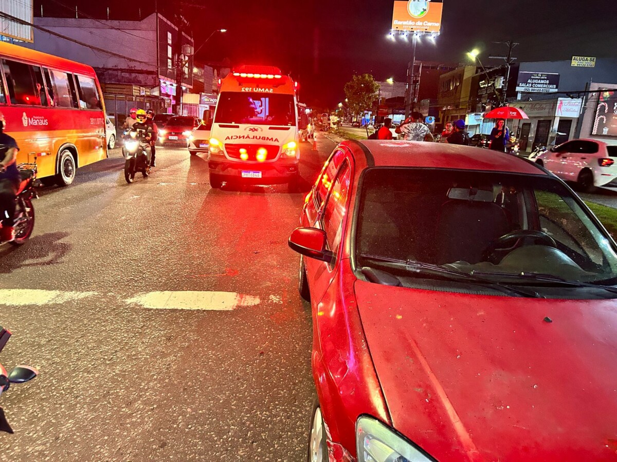 Tentando fugir de criminos0s, motorista sofre grave acidente na av. Autaz Mirim