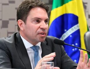 PF intima Ramagem a depor sobre monitoramento ilegal contra ministros do STF