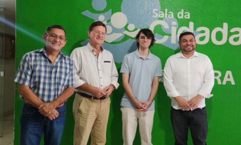 Eleições 2024: aproximação entre Amom Mandel e Zé Ricardo causa surpresa no Amazonas