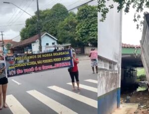 Moradores protestam por retorno de delegacia e reforma da 11ª Cicom no Bairro Coroado