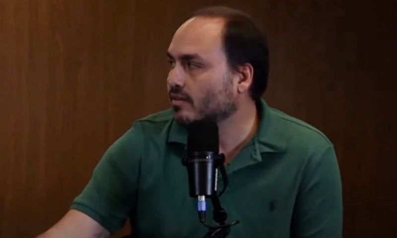 Oposição critica buscas da PF contra Carlos Bolsonaro: “Perseguição sem limites”