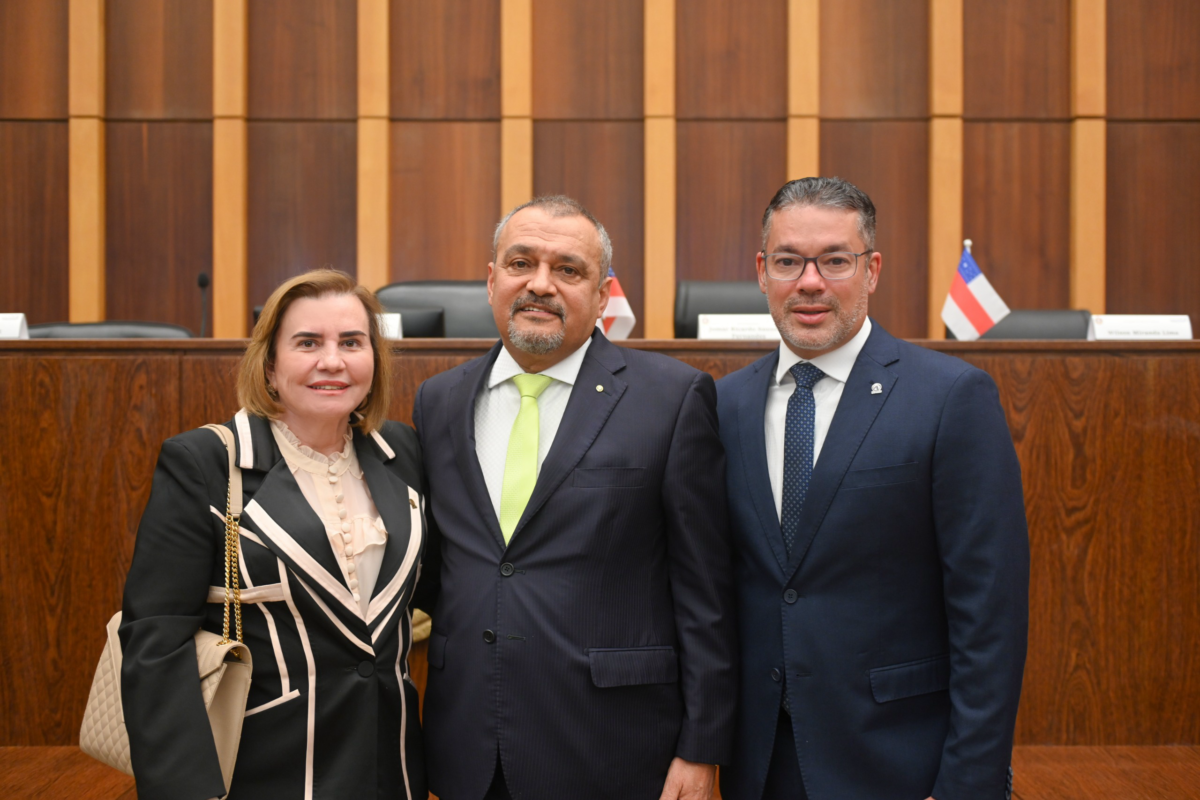 Conselheiros do TCE-AM prestigiam posse de desembargador do TJAM no CCOGE, em Brasília