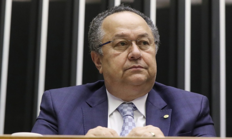 URGENTE: TRE-AM cassa mandato de Silas Câmara por 4 votos a 2; veja vídeo