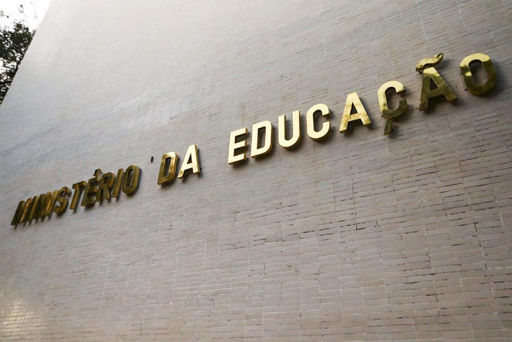 MEC oficializa reajuste no piso salarial de professores e valor passará a ser R$ 4.580