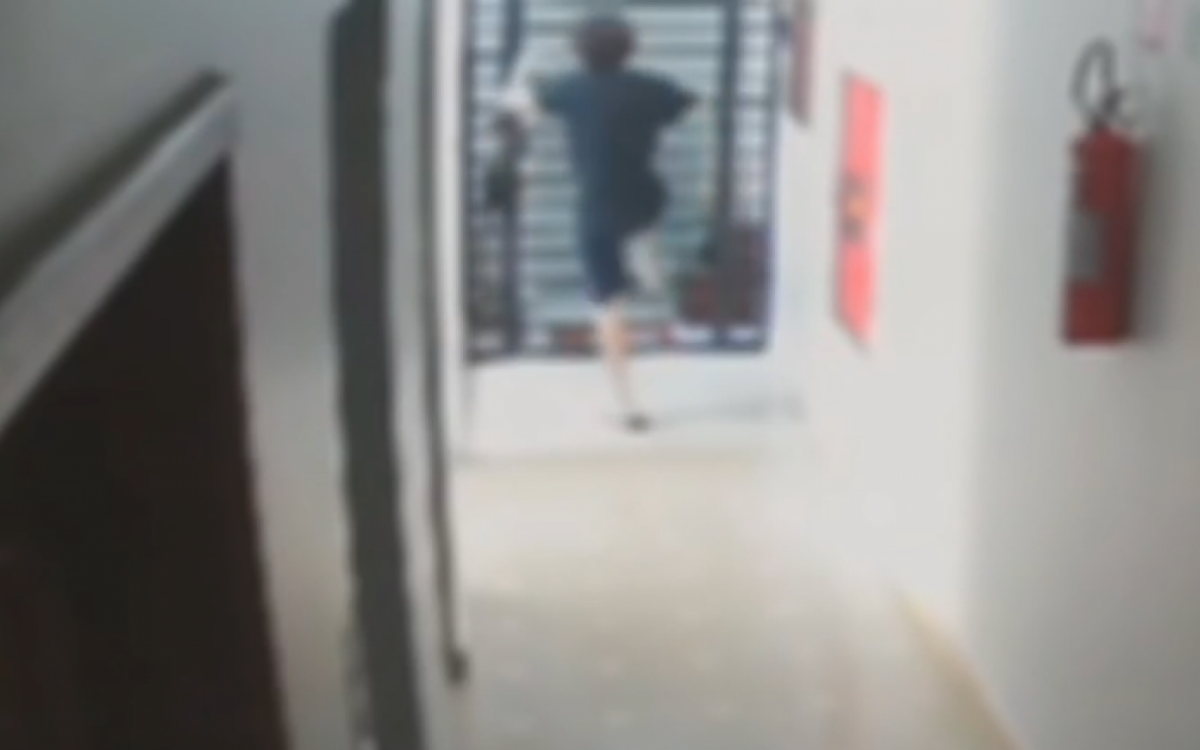 Briga entre vizinhos termina com jovem m0rto a f4cadas; veja vídeo