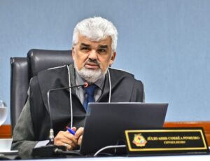 Conselheiro Júlio Pinheiro é mantido como relator das contas de David Almeida em 2024