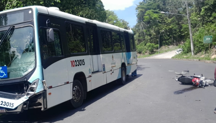 URGENTE: estudante m0rre em grave acidente com ônibus na estrada da UFAM; cenas f0rtes