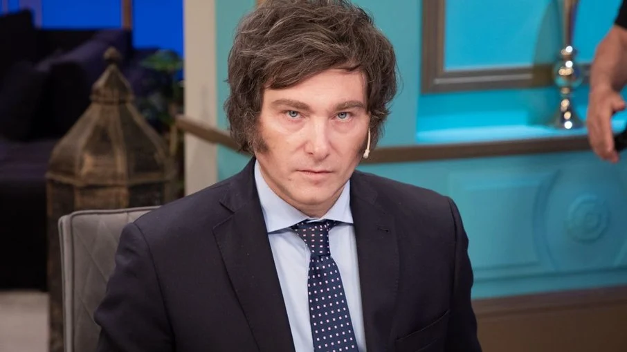 Milei chama oposição de ‘criminosa’ por votar contra ‘Lei Ônibus’