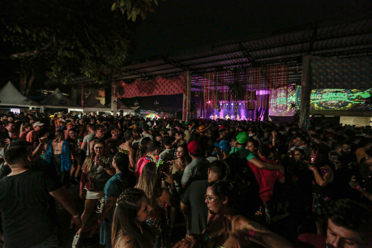 Cauxi Eletrizado apresenta repertório com novas versões em ritmo de frevo