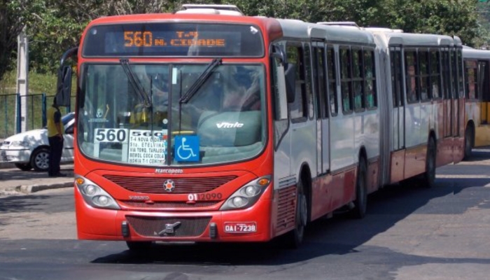 Manaus perigosa: passageiros são esfaque4d0s durante assalto no ônibus 560; veja