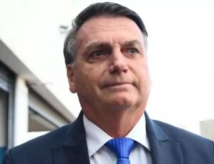Defesa de Bolsonaro pede ao STF devolução do passaporte