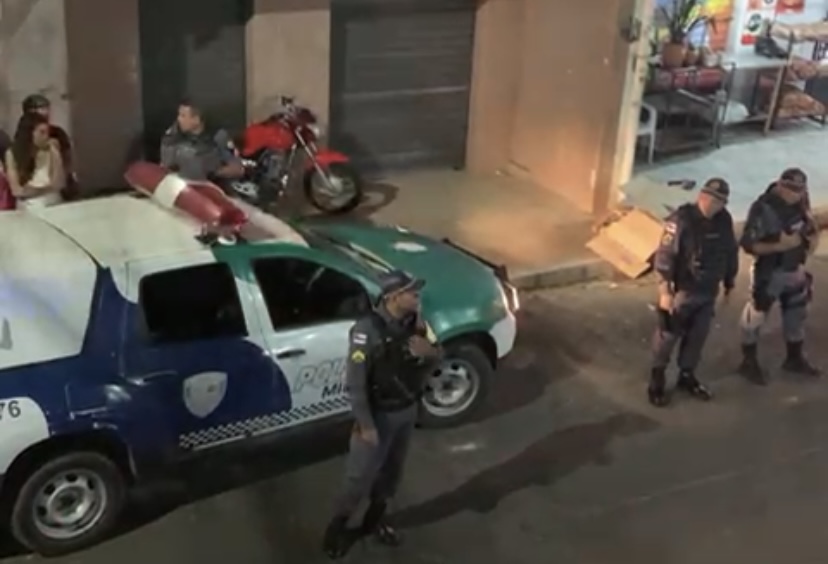 URGENTE: vulgo “Zezinho” tem cabeça estour4d4 a tir0s no Santo Agostinho; veja vídeo