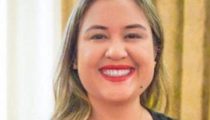 Secretária suspeita de desviar mais de R$ 30 milhões em cirurgias ortopédicas volta ao cargo em Roraima