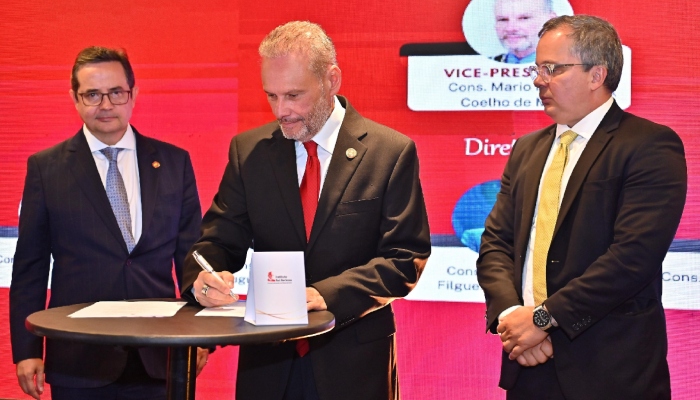 Ouvidor do TCE-AM toma posse como vice-presidente do Instituto Rui Barbosa, em Brasília