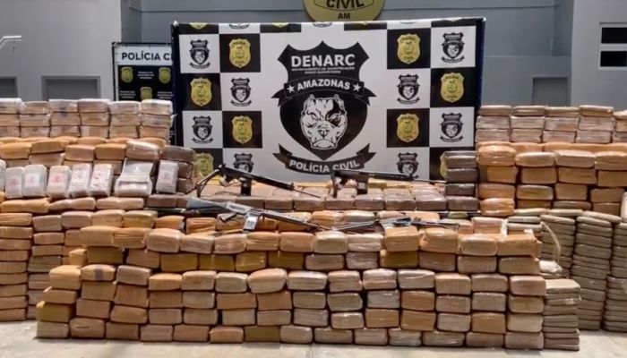 Polícia Civil apreende cerca de 1,5 tonelada de drog4s e arm4ment0 de guerr4, em Manaus