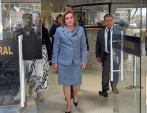 Yara Lins presta depoimento na Polícia Federal sobre agressões sofridas por Ary Moutinho; veja vídeo
