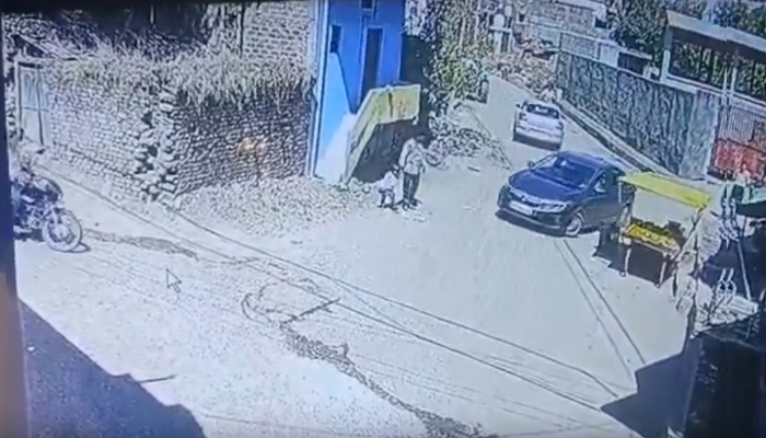 Desesperador: veja momento que menina de 4 anos m0rre esmag4d4 na frente do próprio pai; cenas f0rtes