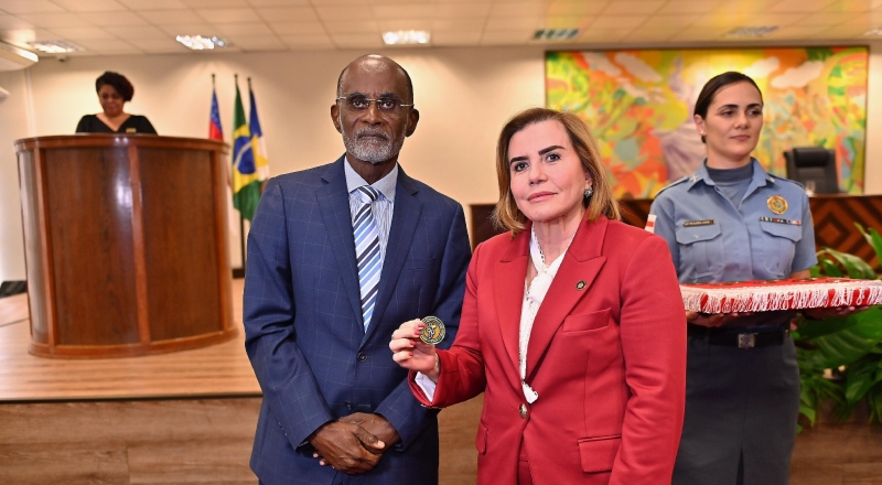 Conselheiros do TCE-AM são homenageados pelo TRT-11