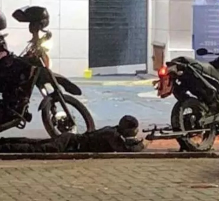 Atirador de elite da PM at1nge homem que fazia filho r3fém e salva bebê; veja vídeo