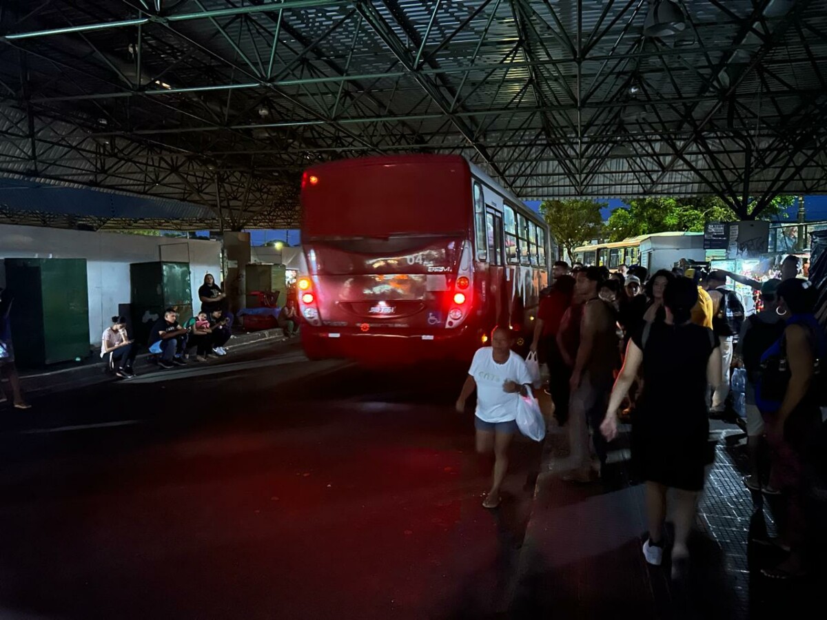 Denúncia: passageiros cobram iluminação e mais segurança no T3 em Manaus