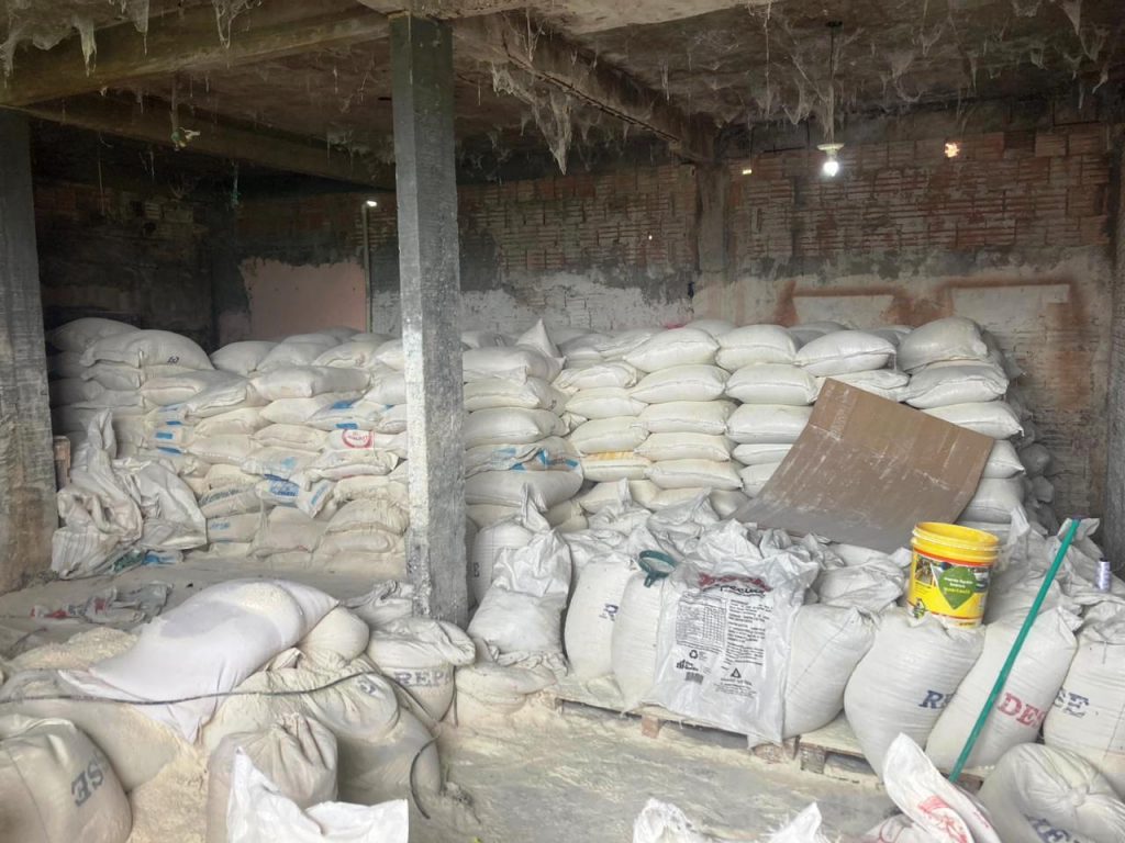 Visa Manaus apreende 25 toneladas de farinha de trigo falsificada na zona Leste