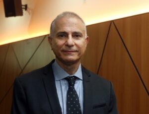 Presidente do CRM-AM é afastado por irregularidades em registro de psiquiatria