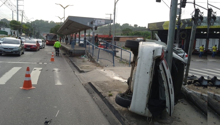 “Nasceu de novo”: motorista sai ileso após capotar carro na Cidade Nova; veja vídeo