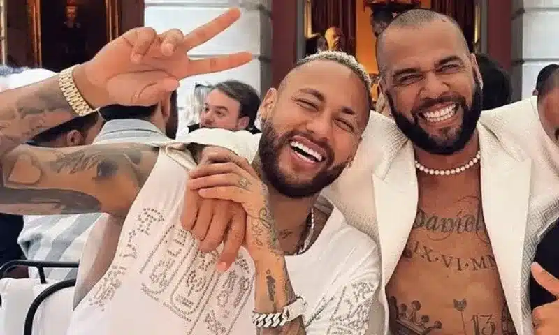 Doação de Neymar a Daniel Alves em caso de estupr0 vira alvo de investigação no MP