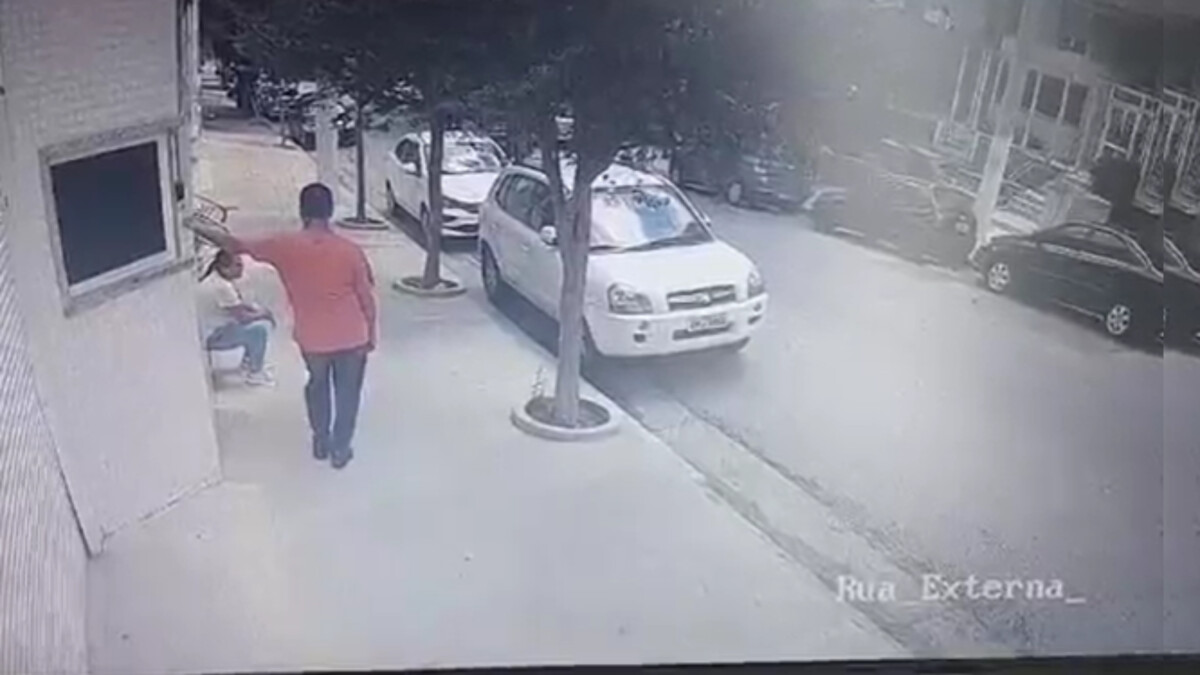 Policial é brut4lmente ass4ssinad0 e tem arma roubada por pistoleiros; veja vídeo