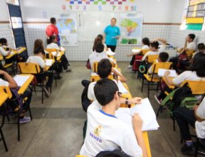 Prefeitura de Manaus irá pagar o benefício Função Especial do Magistério até dezembro