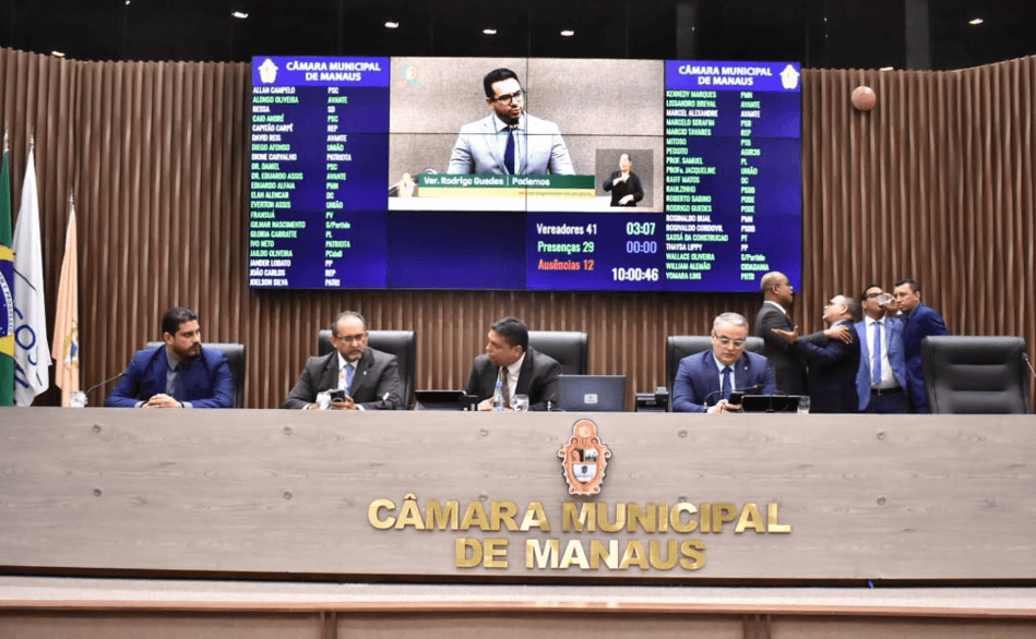 Subsecretário César Marques é alvo de críticas na CMM e vereadores cobram soluções para a crise na Manausmed