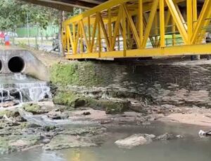 Corp0 com sinais de tortur4 é desovad0 no igarapé do Parque dos Bilhares; veja vídeo
