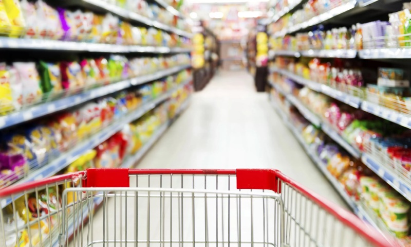 Inflação acelera para 0,83% em fevereiro, mostra IBGE