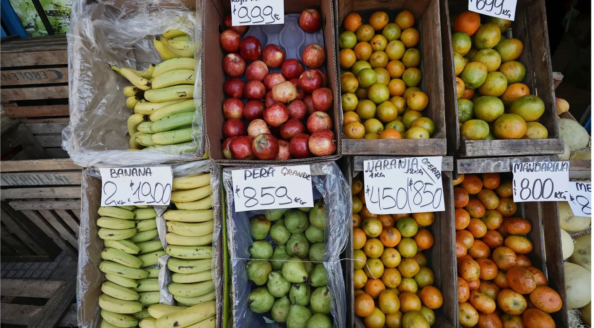 Argentina anuncia abertura de importações de alimentos da cesta básica