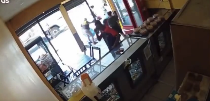GRAVE: mãe e bebê são violentament3 atropel4d0s por caminhão desgovernado; veja vídeo