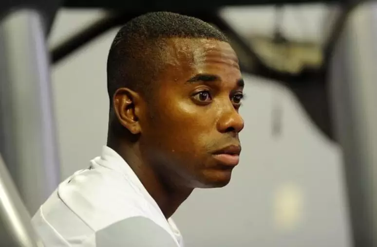 Condenado por estupr0 na Itália, Robinho diz ter provas de inocência