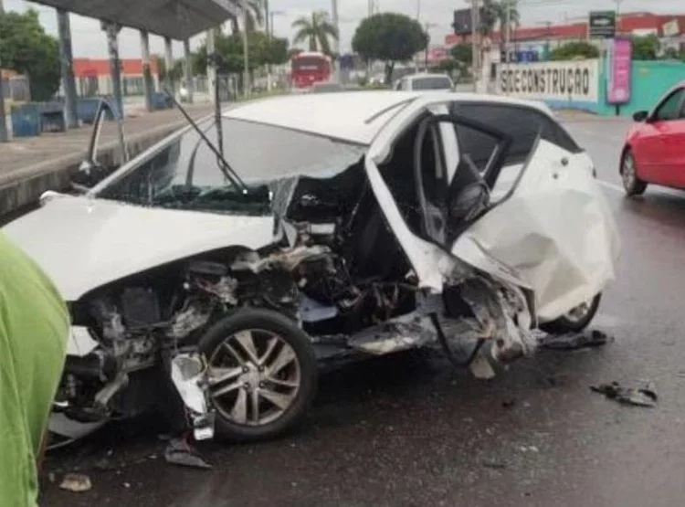 Motorista fica em estado grave após acidente na Cidade Nova