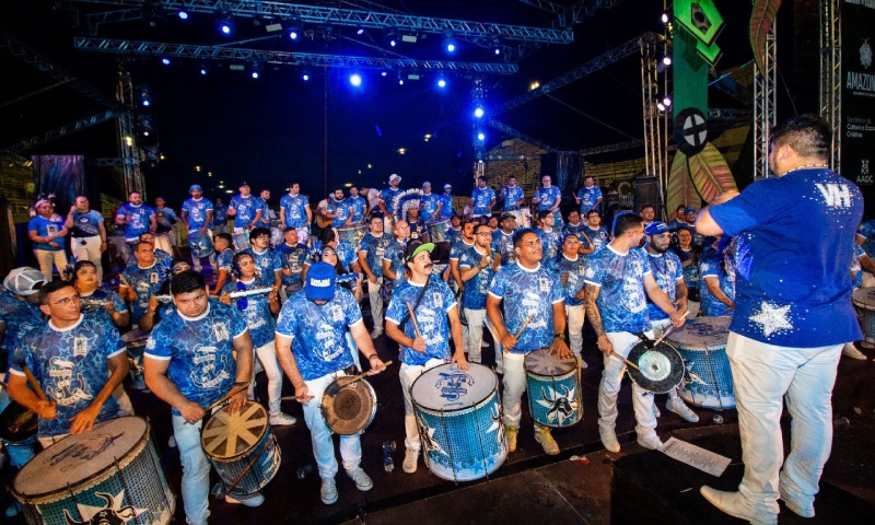 Bois Garantido e Caprichoso abrem a temporada 2024 de ensaios no Sambódromo de Manaus