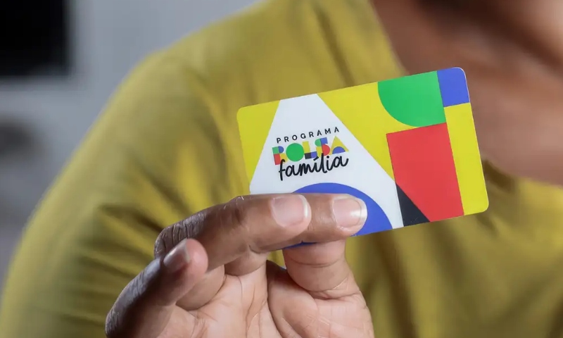 Caixa paga novo Bolsa Família a beneficiários com NIS de final 3