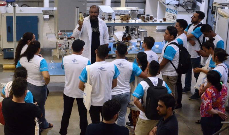 UEA e CBA selecionam participantes para estudo clínico dos impactos da Kombuchá na saúde intestinal