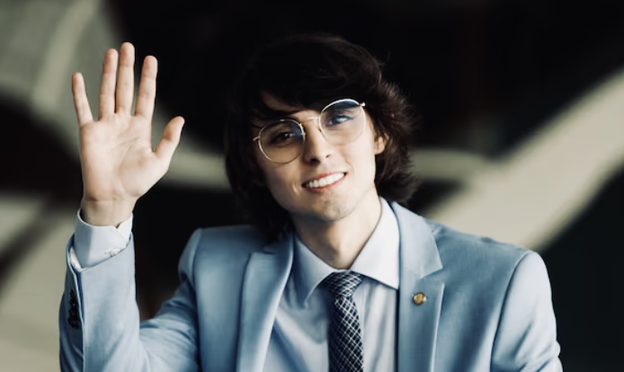 Privilégios, contradições e polêmicas: Amom Mandel e os bastidores sombrios de sua pré-candidatura