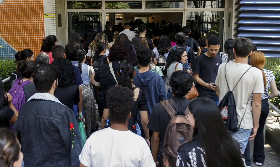 Estudantes podem consultar Pé-de-Meia a partir dessa quarta-feira