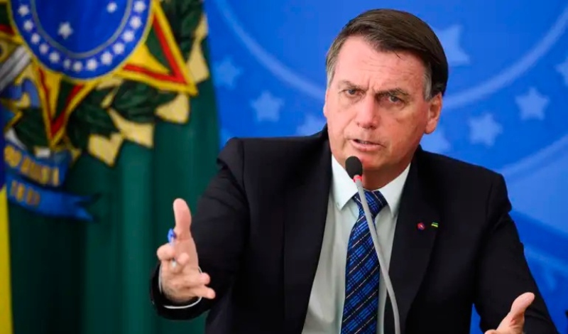 Advogados de Bolsonaro negam falsificação em cartão de vacinação