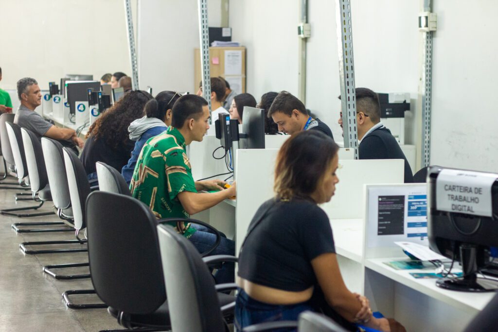 Sine Amazonas divulga 162 vagas de emprego para esta quinta-feira