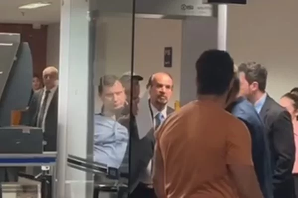 URGENTE: veja momento em que Cid sai preso do STF